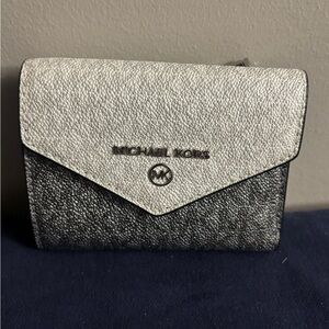 Michael Kors Jet Set Charm silver multi Logo Med Envelope Trifold Wallet